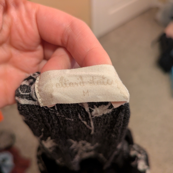 Black Floral Bell Sleeve Dress Off The Shoulder With Sweetheart Neckline - Picture 4 of 4